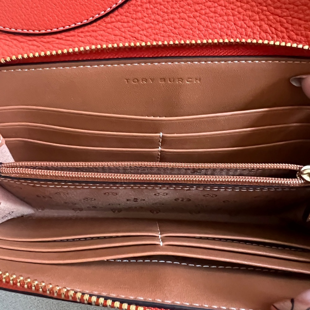 Tory Burch Orange perforated tote bag and wallet - Picture 12 of 12